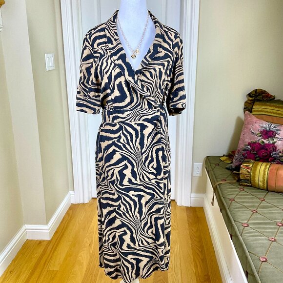 Ganni Dress Wrap Tiger Stripe V-Neck Short Sleeves Tan Black Animal Print (38, 6 - Picture 1 of 8
